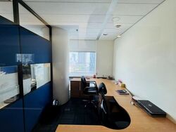 Gateway East (D7), Office #577436121